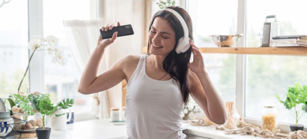 ¿Cuál es la mejor música para relajarse en casa?